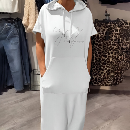 Ebba™ | Casual kjole med hette og feminin passformHooded casual kjole med feminin passform