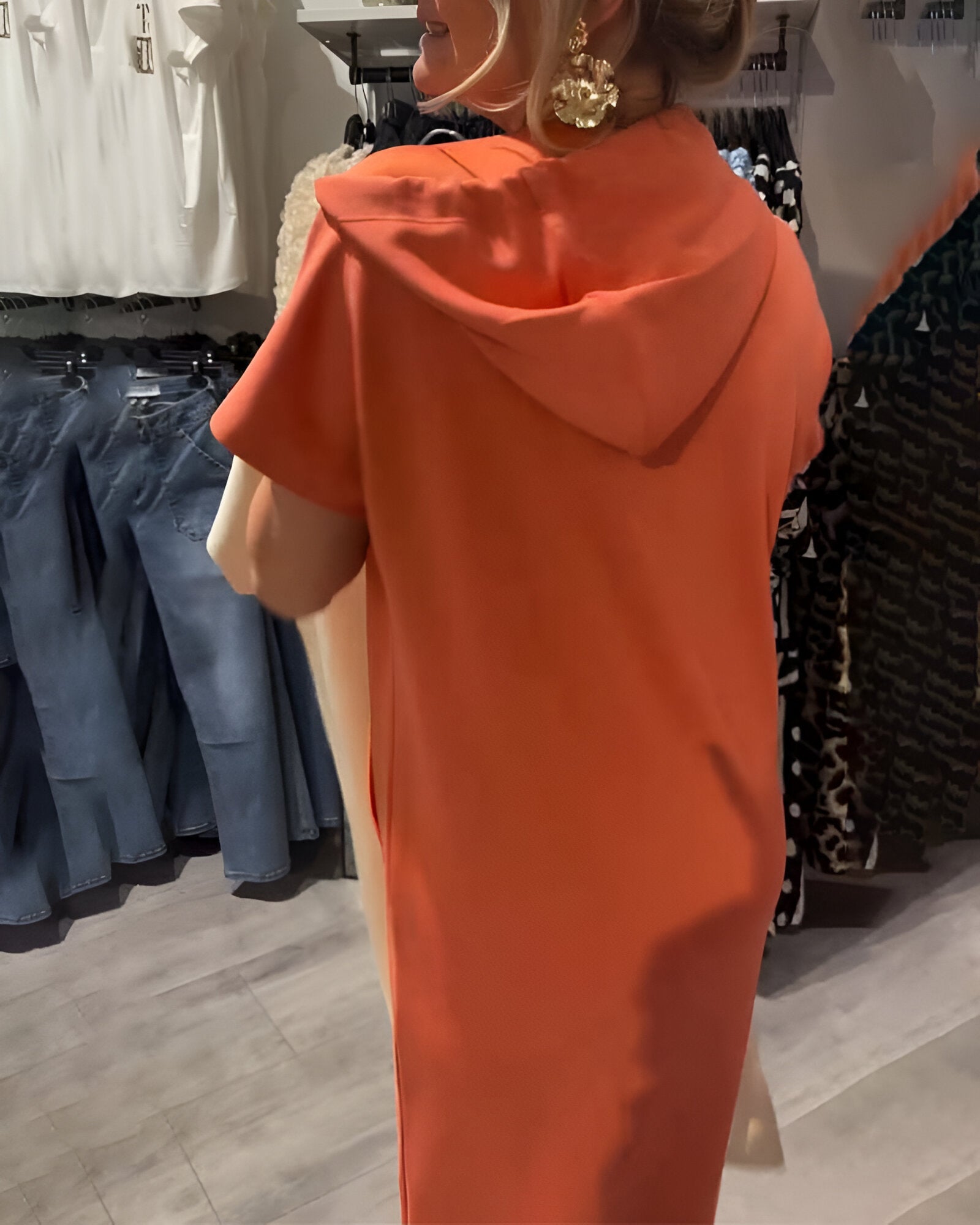 Ebba™ | Casual kjole med hette og feminin passformHooded casual kjole med feminin passform