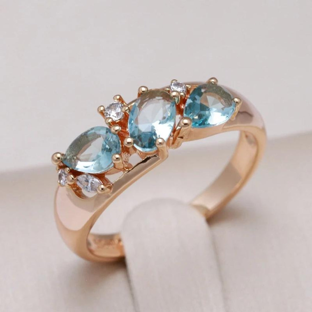 Emma | Elegant Blå Vintage Zirkonia Ring i Gull