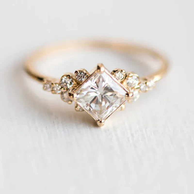 Benedikte | Elegant Delysian Queen Ring