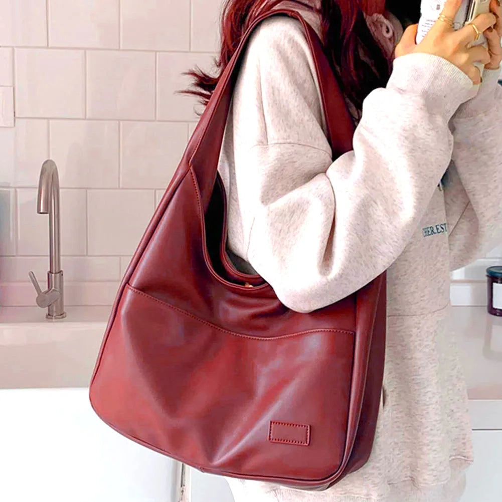 liv™ – avslappet hobo-veske i skinnlook